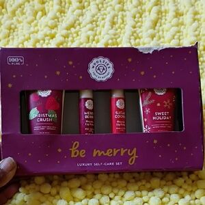 Woolzie Be Merry Self-Care Set - Festive Red